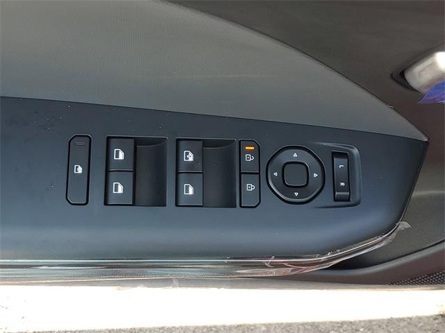 Photo of 2025 Currant Red Kia K4
