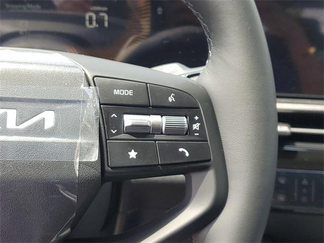 Photo of 2026 Glacial White Pearl Kia Sportage