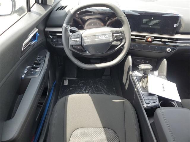 Photo of 2026 Glacial White Pearl Kia Sportage