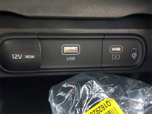 Photo of 2025 Ebony Black Kia Telluride