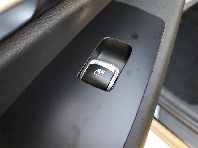 Photo of 2025 Ebony Black Kia Telluride