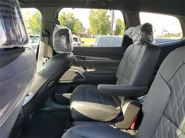Photo of 2025 Ebony Black Kia Telluride