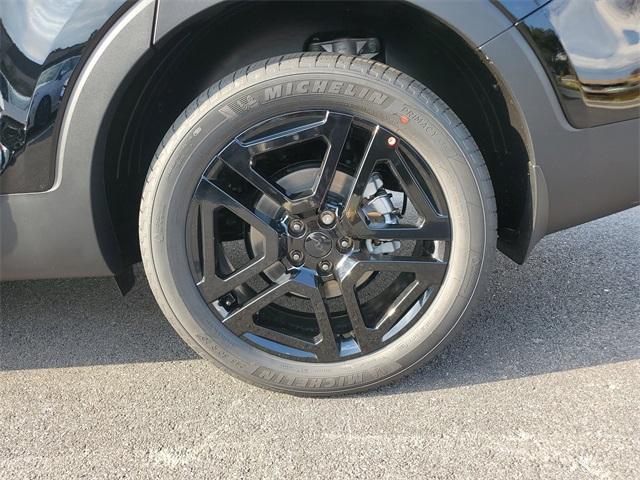 Photo of 2025 Ebony Black Kia Telluride