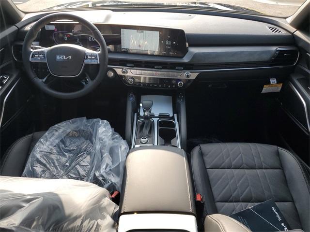 Photo of 2025 Ebony Black Kia Telluride