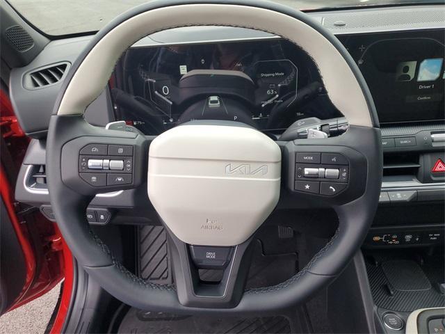 Photo of 2025 Currant Red Kia K4