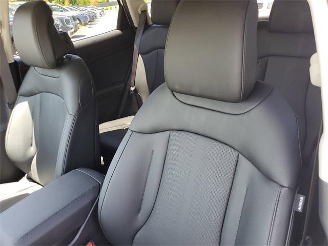 Photo of 2026 Glacial White Pearl Kia Sportage