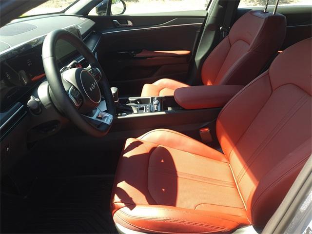 Photo of 2025 Wolf Gray Kia K5