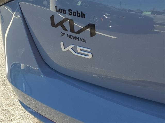 Photo of 2025 Wolf Gray Kia K5