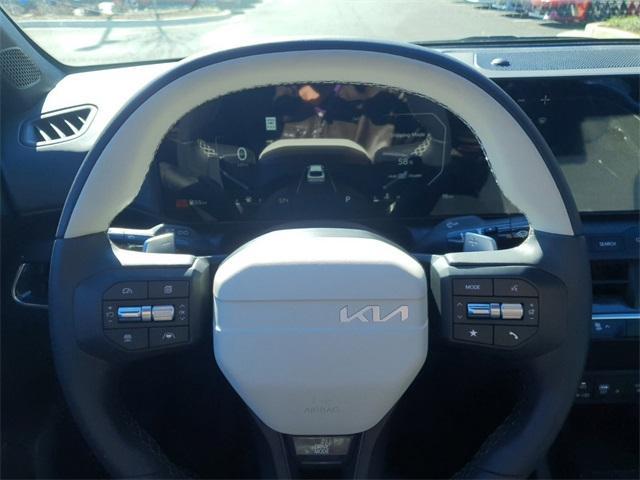Photo of 2025 Currant Red Kia K4