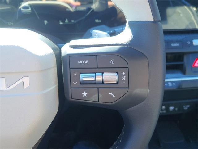 Photo of 2025 Currant Red Kia K4