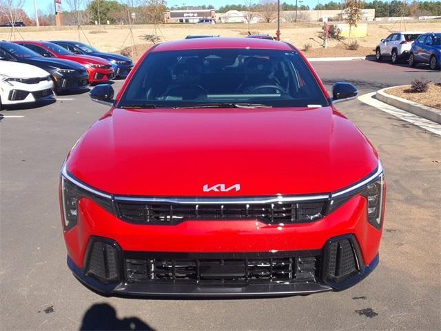 Photo of 2025 Currant Red Kia K4