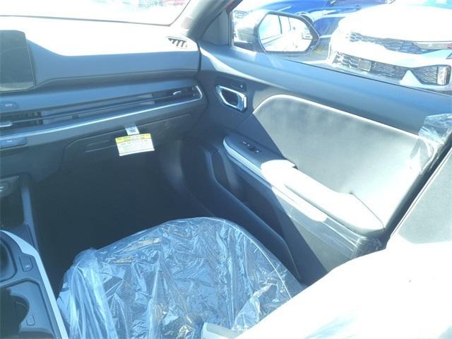 Photo of 2025 Currant Red Kia K4