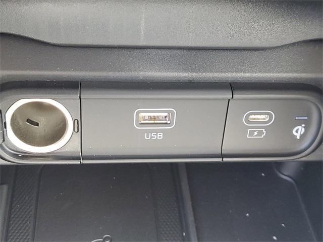 Photo of 2025 Ebony Black Kia Telluride