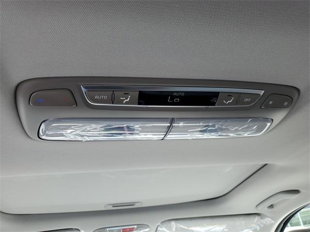 Photo of 2025 Ebony Black Kia Telluride