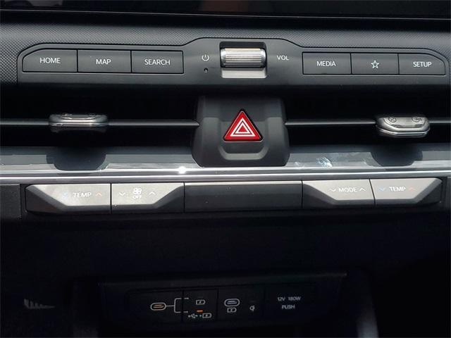 Photo of 2025 Snow White Pearl Kia K4