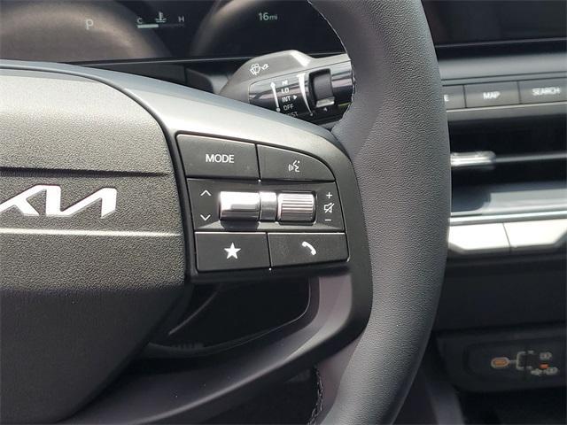 Photo of 2025 Snow White Pearl Kia K4