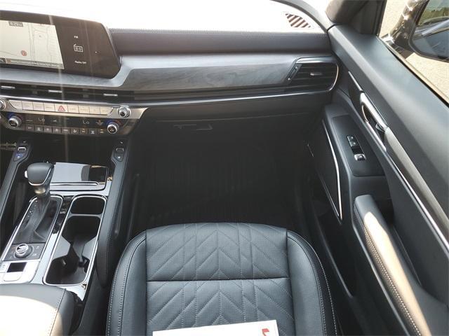 Photo of 2025 Ebony Black Kia Telluride