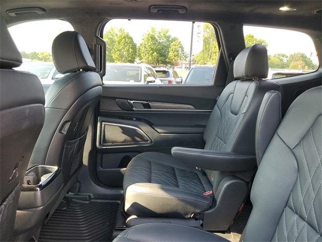 Photo of 2025 Ebony Black Kia Telluride