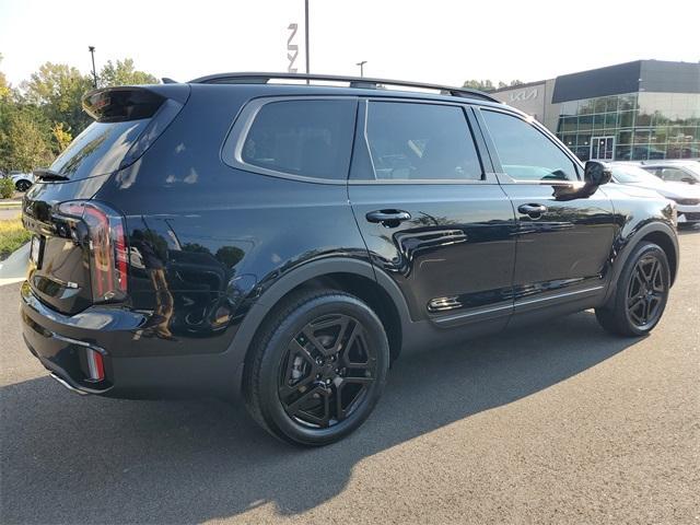 Photo of 2025 Ebony Black Kia Telluride