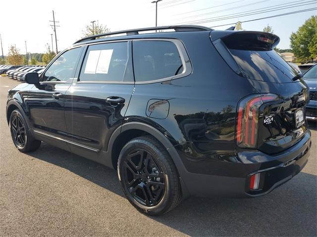 Photo of 2025 Ebony Black Kia Telluride
