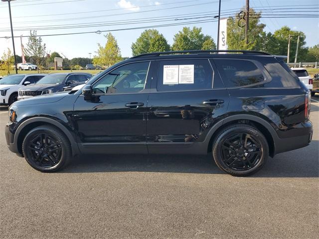 Photo of 2025 Ebony Black Kia Telluride