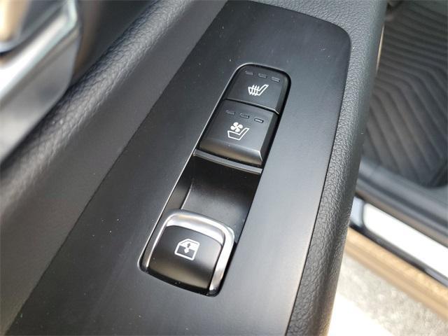 Photo of 2025 Ebony Black Kia Telluride