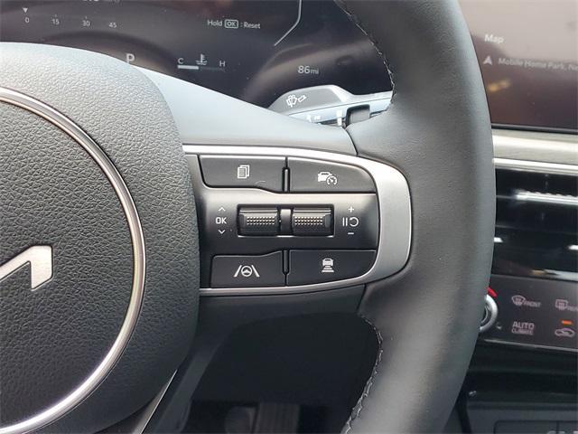 Photo of 2025 Aurora Black Pearl Kia K5