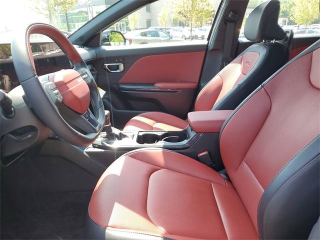 Photo of 2025 Aurora Black Pearl Kia K4