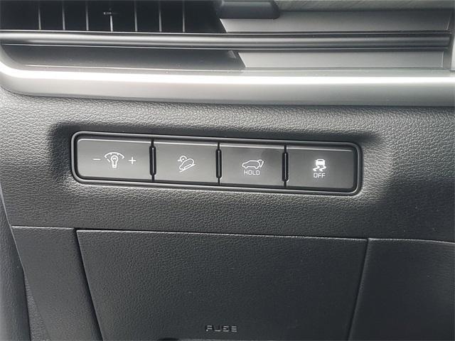 Photo of 2025 Glacial White Pearl Kia Telluride