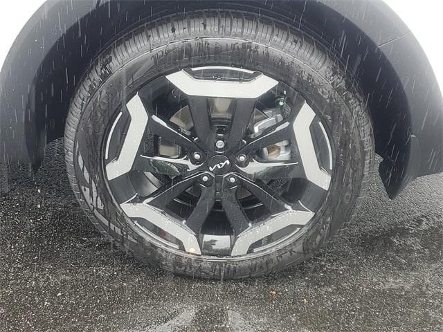 Photo of 2025 Glacial White Pearl Kia Telluride