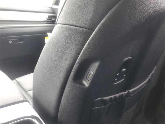 Photo of 2025 Glacial White Pearl Kia Telluride