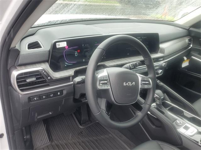 Photo of 2025 Glacial White Pearl Kia Telluride