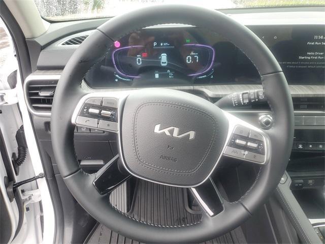 Photo of 2025 Glacial White Pearl Kia Telluride