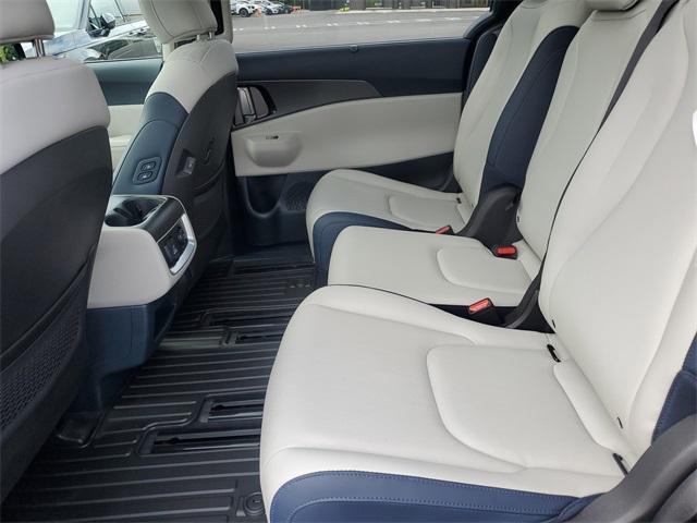 Photo of 2026 Metal Kia Carnival