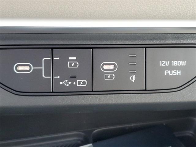 Photo of 2026 Metal Kia Carnival