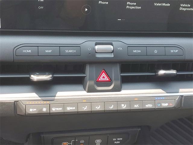 Photo of 2025 Aurora Black Pearl Kia K4
