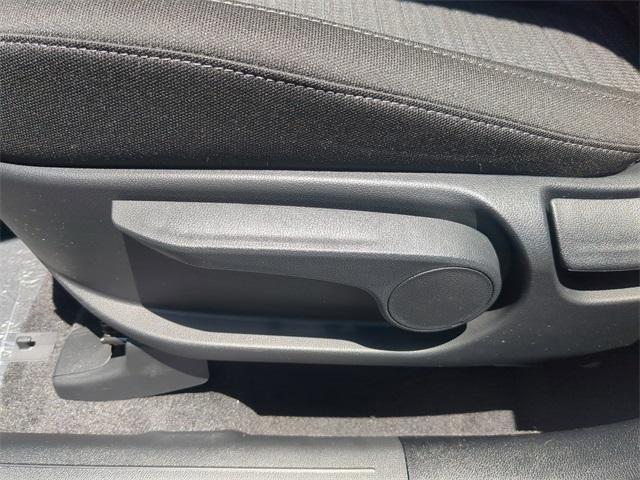 Photo of 2025 Glacial White Pearl Kia Sorento