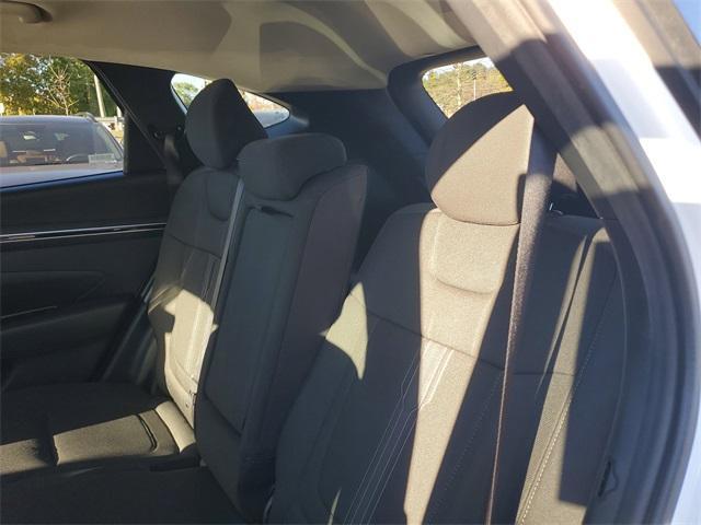 Photo of 2024 White Pearl Hyundai TUCSON