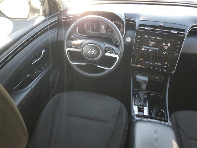Photo of 2024 White Pearl Hyundai TUCSON