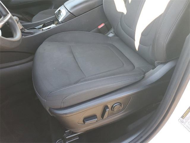Photo of 2024 White Pearl Hyundai TUCSON
