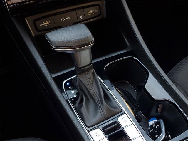 Photo of 2024 White Pearl Hyundai TUCSON