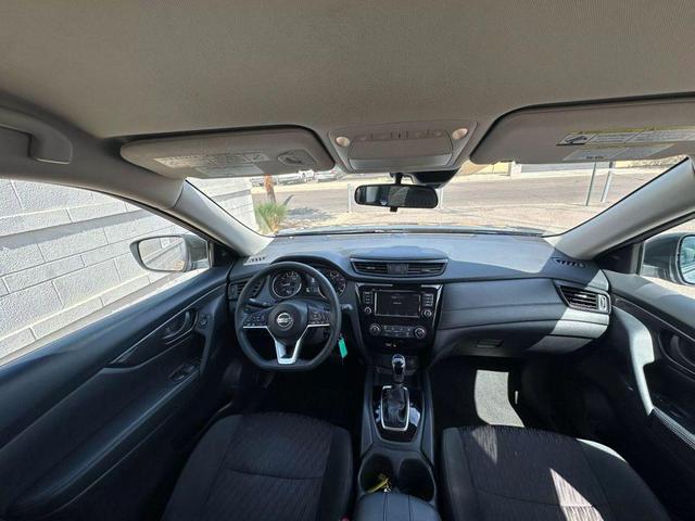 Photo of 2020 Gray Nissan Rogue
