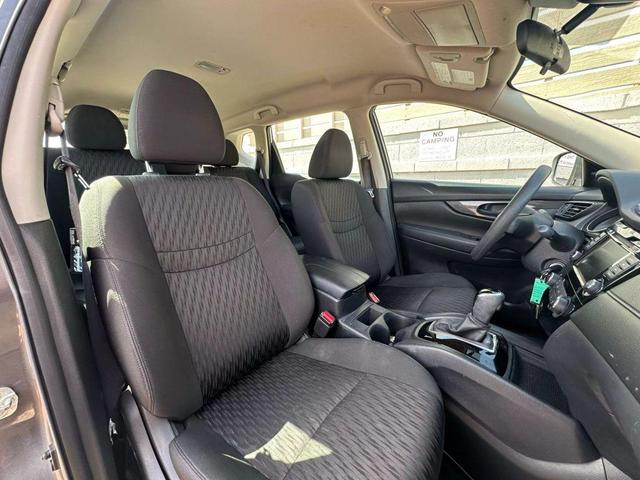 Photo of 2020 Gray Nissan Rogue