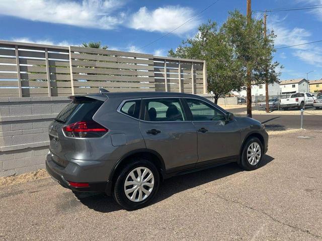 Photo of 2020 Gray Nissan Rogue