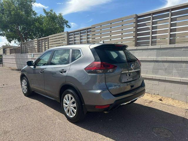 Photo of 2020 Gray Nissan Rogue