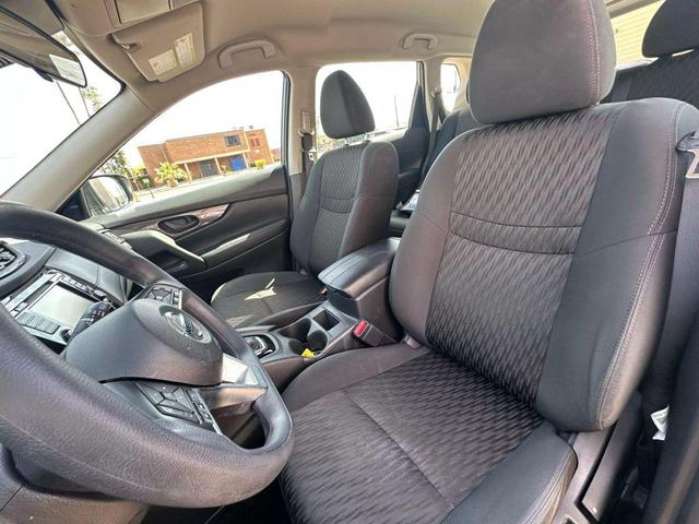 Photo of 2020 Gray Nissan Rogue