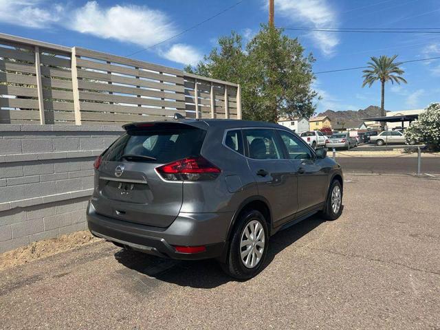 Photo of 2020 Gray Nissan Rogue