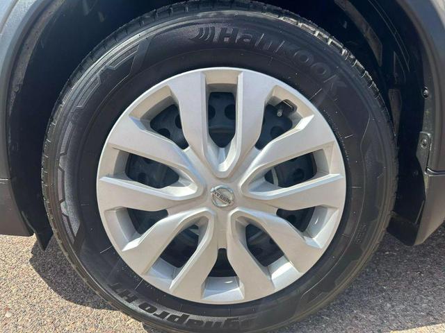 Photo of 2020 Gray Nissan Rogue