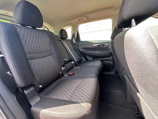 Photo of 2020 Gray Nissan Rogue