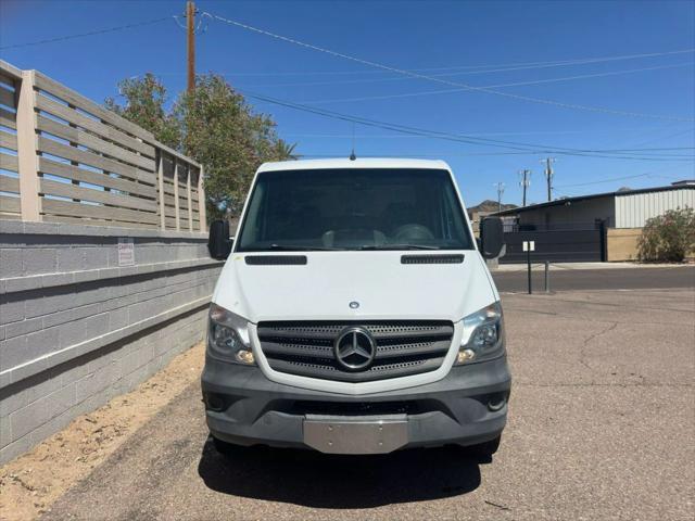 Photo of 2014 Arctic White Mercedes-Benz Sprinter